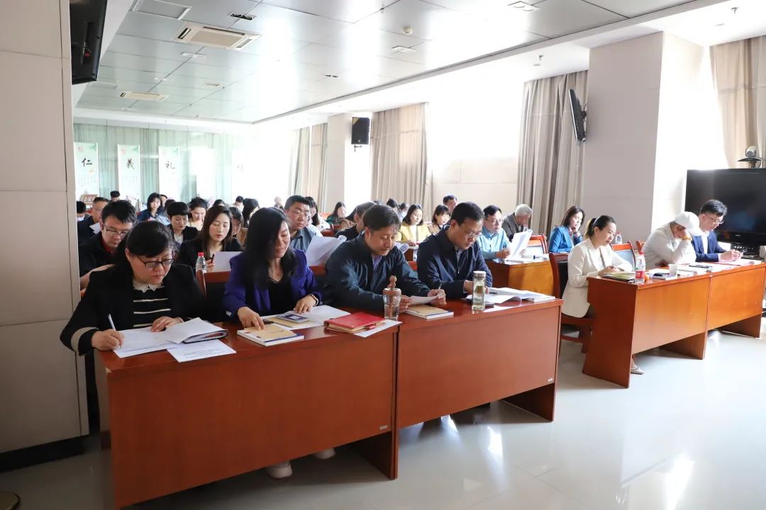 【商会学习】安阳市新生代企业家商会组织学习《全国两会精神》报告会